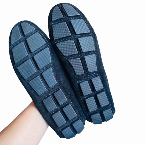 👞 Women’s Saks Fifth Avenue Black Suede Loafers | Size 9B - Picture 3 of 6